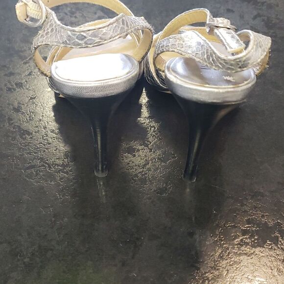 Michael kors heels  - Picture 3 of 5